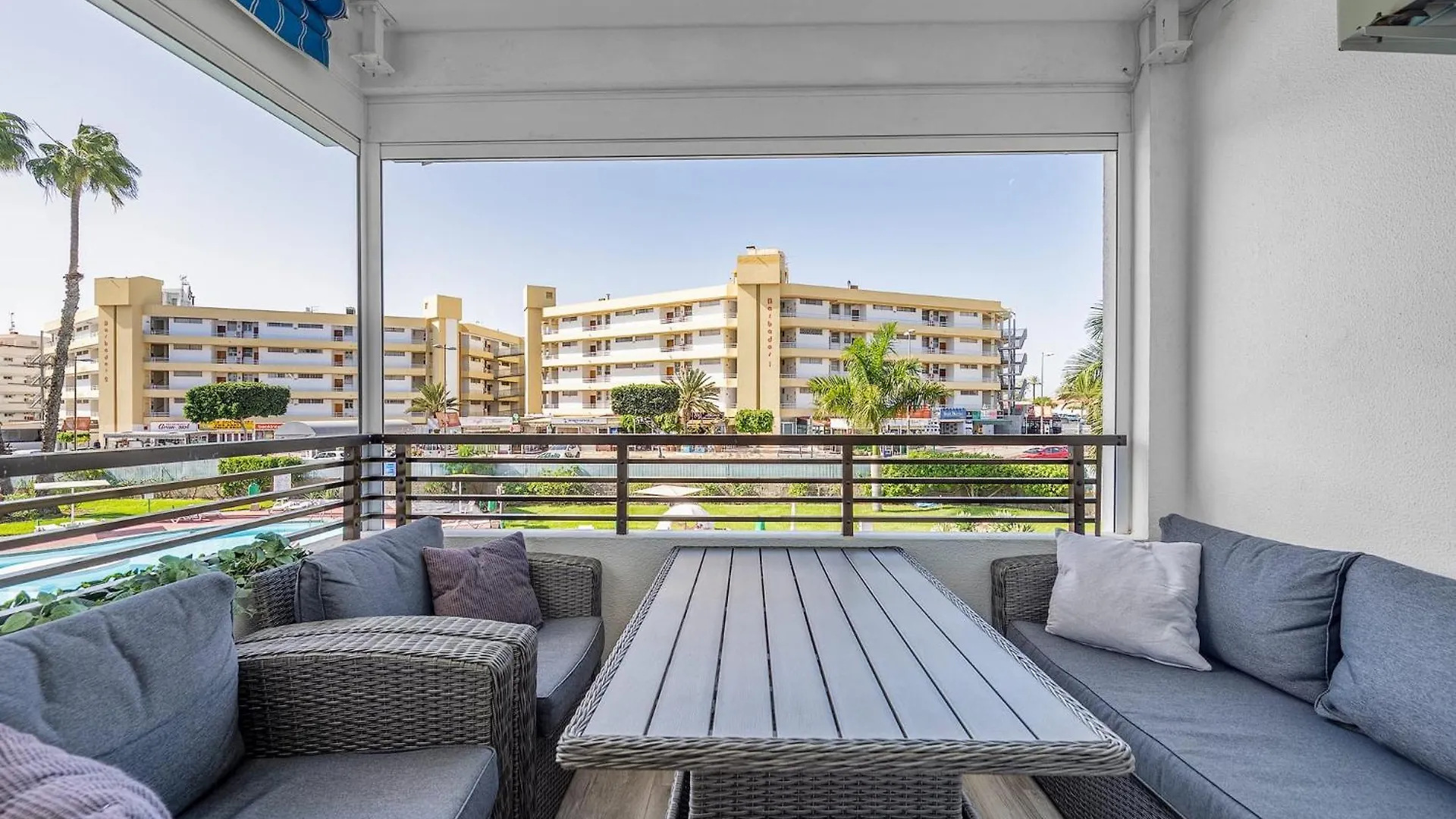 Luxury Pool View Apartment Iguazu Playa del Ingles